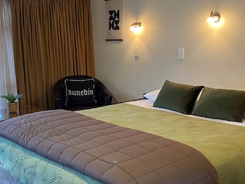 Commodore Motels