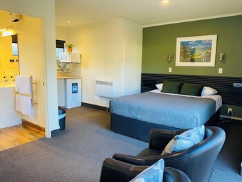 Commodore Motels