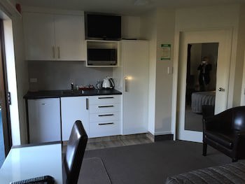 Commodore Motels