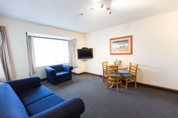 Airport Gateway Motor Lodge