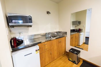 Airport Gateway Motor Lodge