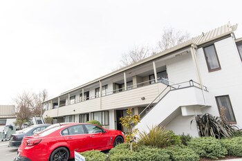 Airport Gateway Motor Lodge