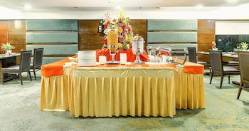 Gis Select Banjara  Hills
