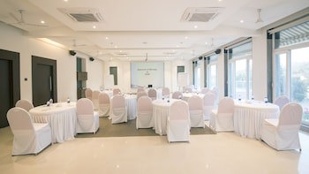 7 Apple Resort Lonavala