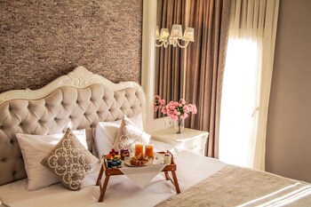 Ena Boutique Hotel & Residences