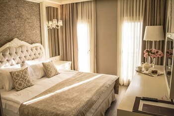 Ena Boutique Hotel & Residences