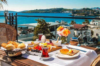 Ena Boutique Hotel & Residences