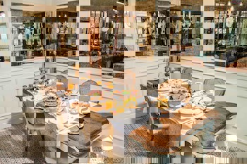 Ena Boutique Hotel & Residences