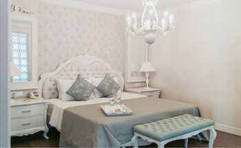 Ena Boutique Hotel & Residences