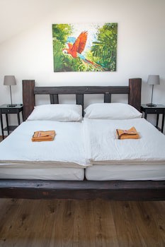 Cuba Bar & Hostel