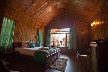Symphony Palms Beach Resort