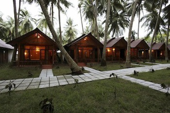 Symphony Palms Beach Resort