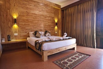 Symphony Palms Beach Resort
