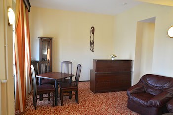 Central Hotel