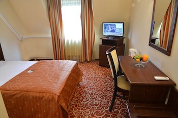 Central Hotel