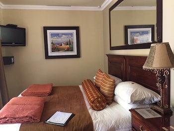 Le Cozmo Guest House