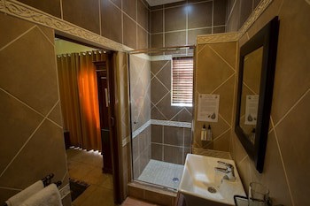 Le Cozmo Guest House