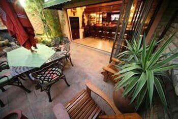 Le Cozmo Guest House