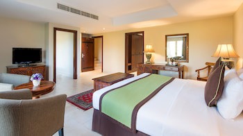 Al Hamra Village Hotel