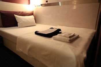 First Cabin Midousuji - Namba
