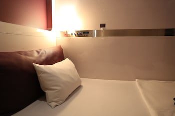 First Cabin Midousuji - Namba