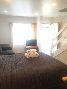 Baden Lodge Motel