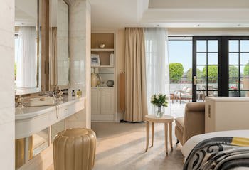 Corinthia London