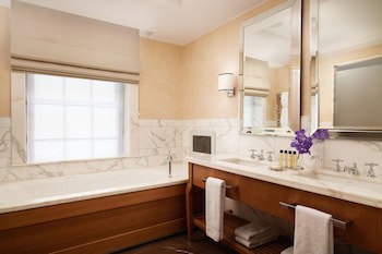 Corinthia London