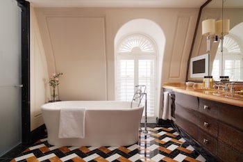 Corinthia London