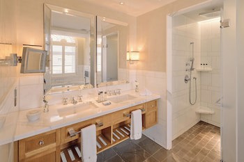 Corinthia London
