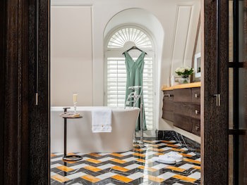 Corinthia London