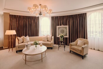 Corinthia London