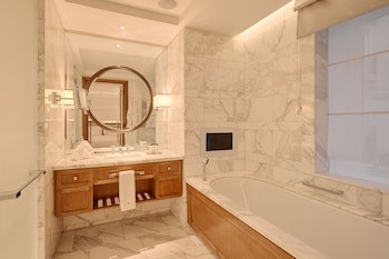 Corinthia London