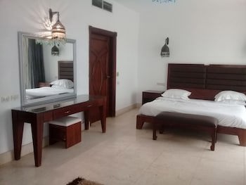 Carlton Luxury Resort