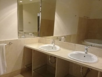Carlton Luxury Resort