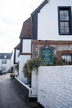 Village House Coaching Inn