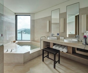 Fleur De Chine Hotel