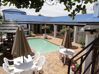 Blouberg Dolphin Inn