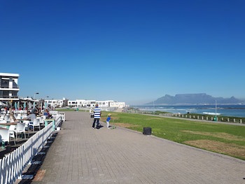 Blouberg Dolphin Inn