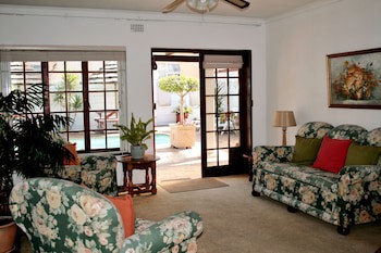 Blouberg Dolphin Inn