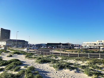 Blouberg Dolphin Inn