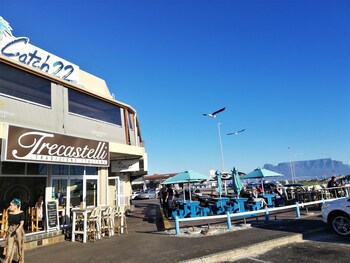 Blouberg Dolphin Inn