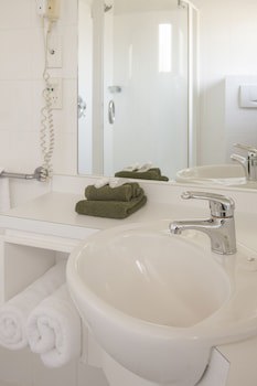 Cornwall Motor Lodge