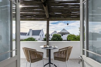 Abalone Hotel And Villa's