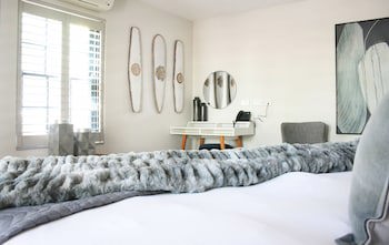 Abalone Hotel And Villa's