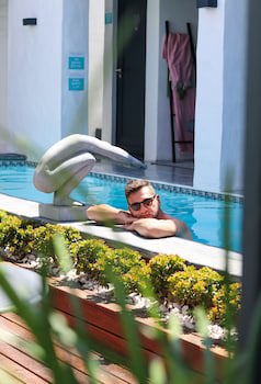 Abalone Hotel And Villa's