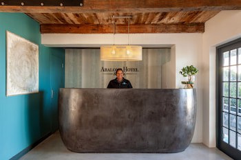 Abalone Hotel And Villa's