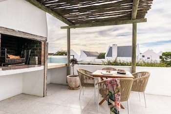 Abalone Hotel And Villa's