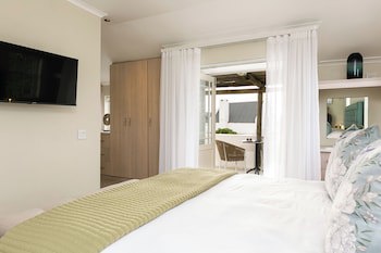 Abalone Hotel And Villa's