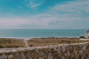 Abalone Hotel And Villa's